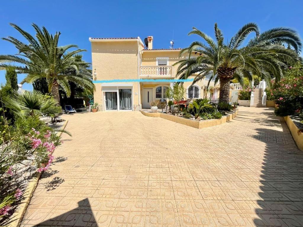 Villa Eva Asiana Guesthouse With Shared Pool بينيسا المظهر الخارجي الصورة