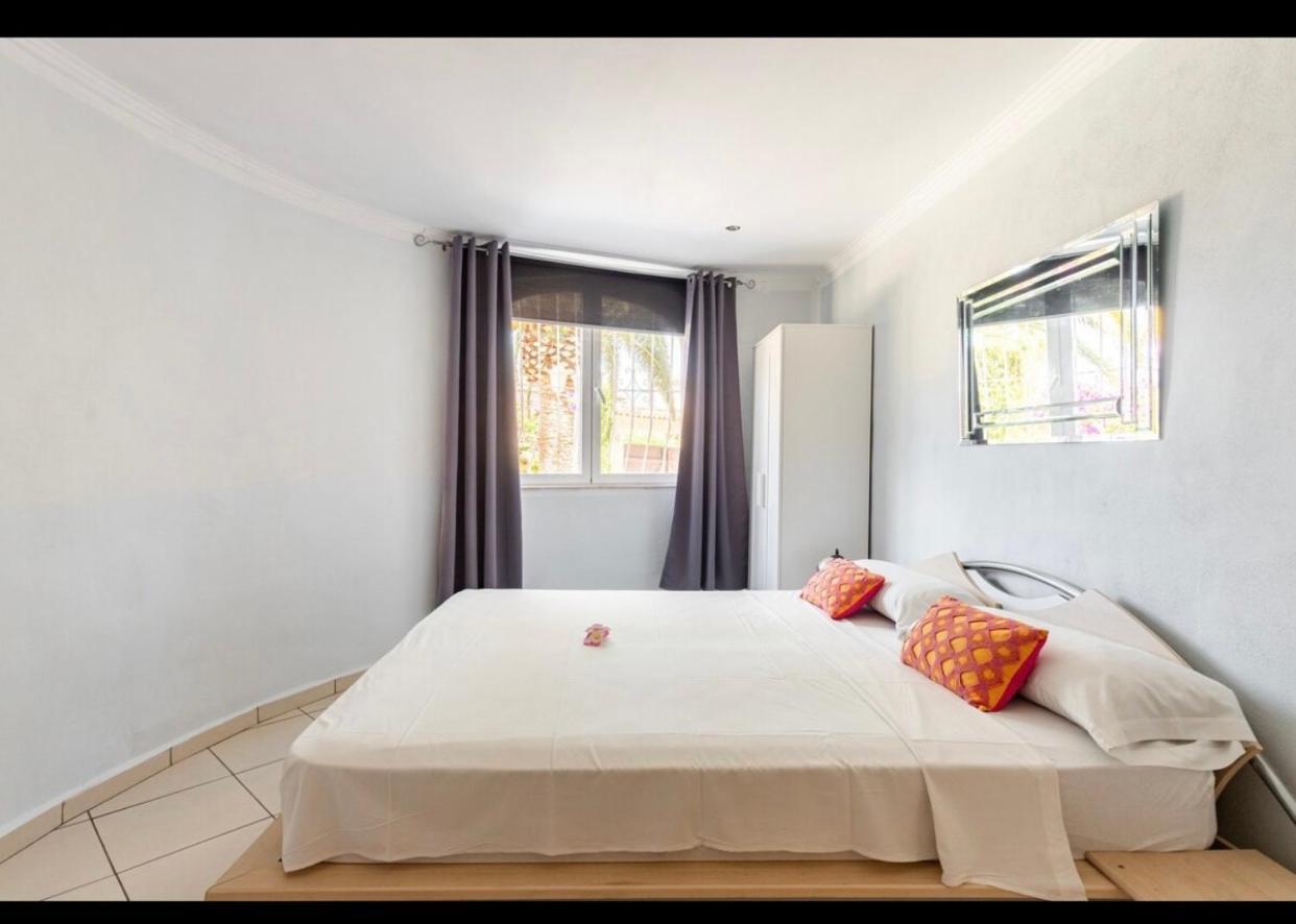 Villa Eva Asiana Guesthouse With Shared Pool بينيسا المظهر الخارجي الصورة