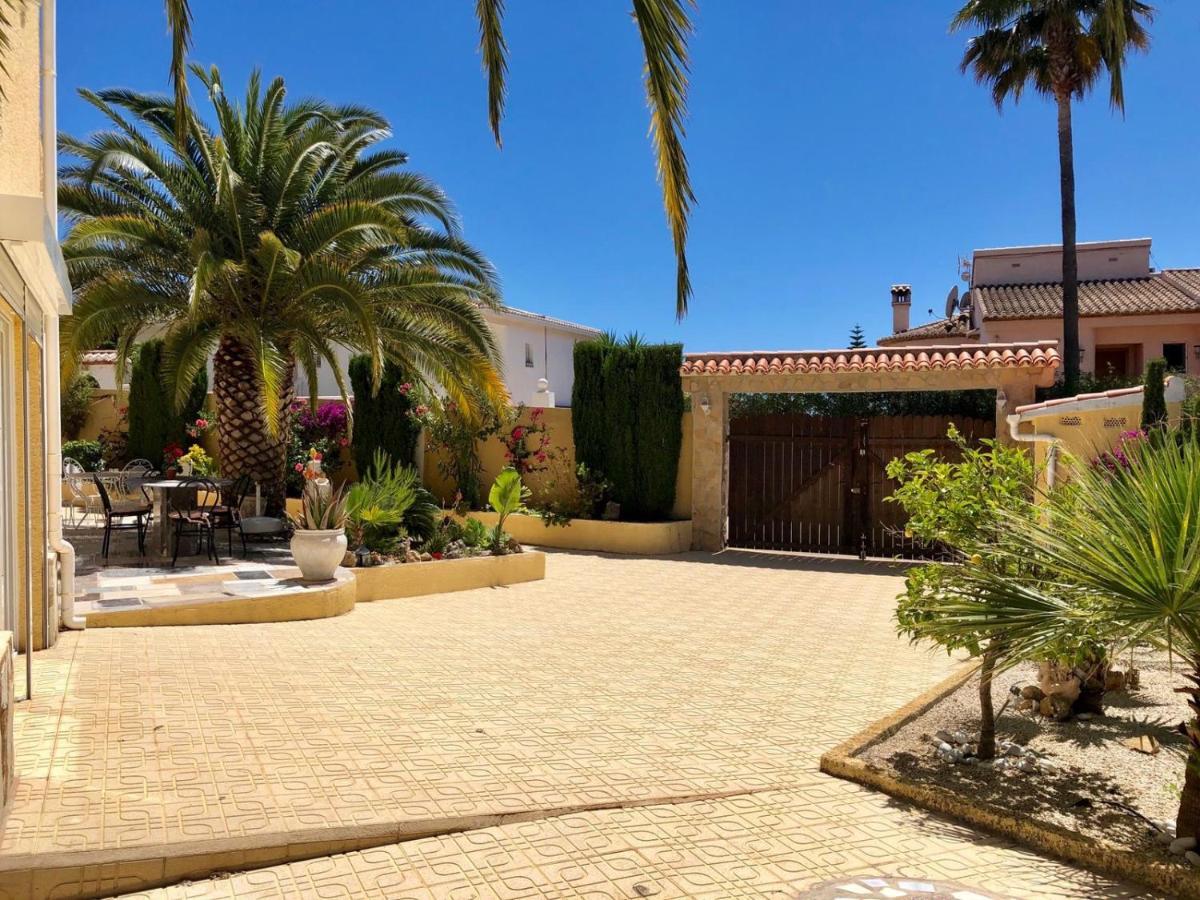 Villa Eva Asiana Guesthouse With Shared Pool بينيسا المظهر الخارجي الصورة
